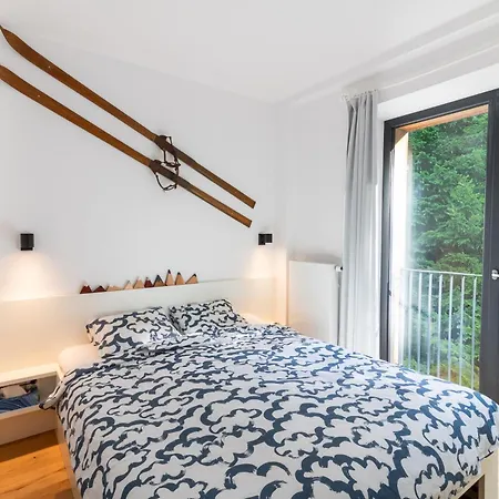 아파트 Na Oblacku *